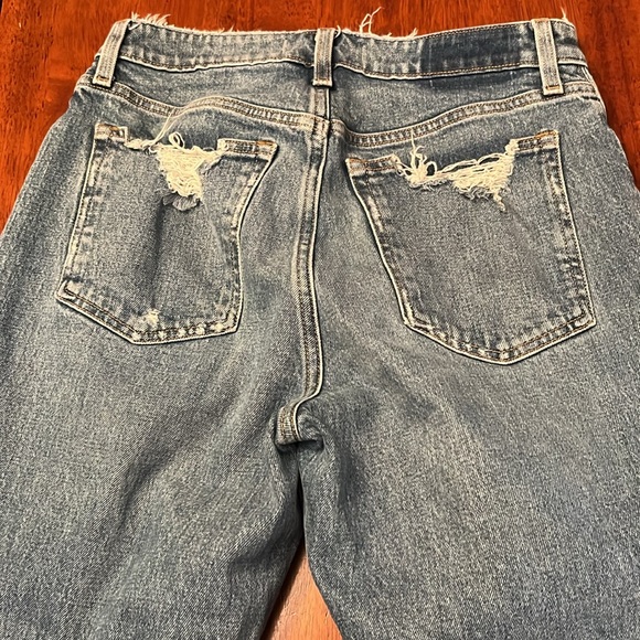 Abercrombie & Fitch High Rise Mom Jeans Size 28 or 6 Distressed - Picture 10 of 11